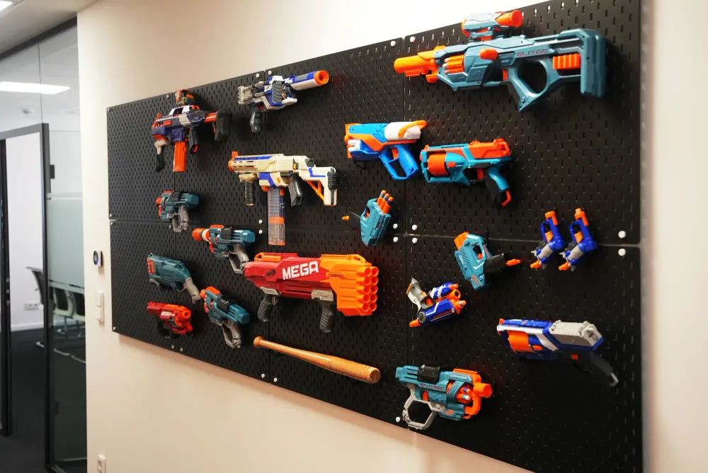 Nerf-Wand im Büro