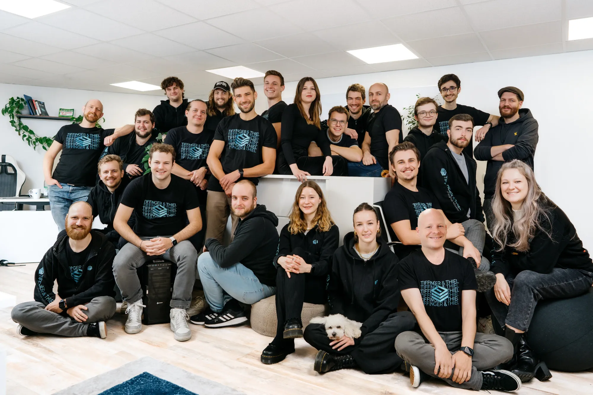 Team Tiffinger & Thiel im Büro Landshut